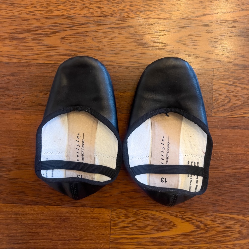 Black Ballet Flats